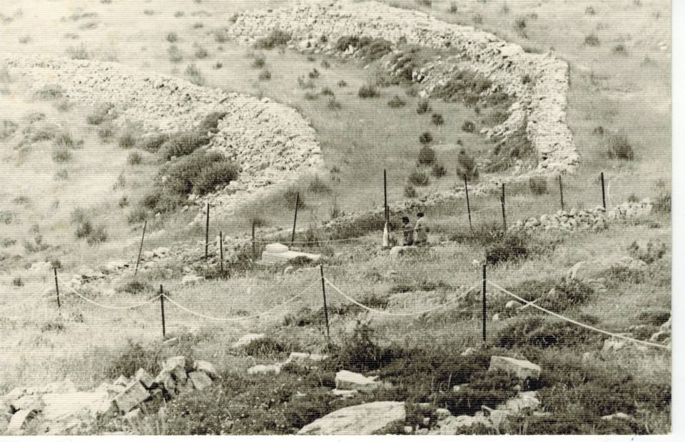 לוויה של חייל צהל ברוך דסברג הקבר הראשון בבית העלמין (1)